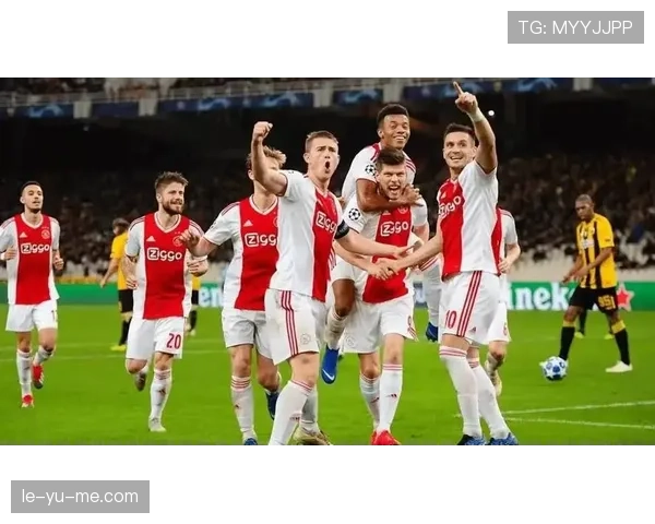 阿贾克斯进攻套路揭秘：新战术引领荷甲赛场风云变幻