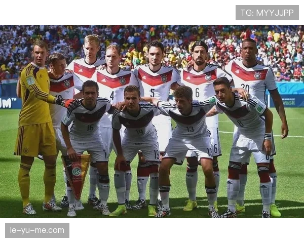 从草根到传奇：世界杯巨星的奋斗之路闪耀荣耀光芒