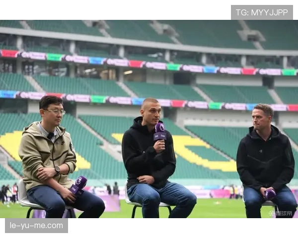 博努奇与范戴克:中卫出球重心由后场推进转向体系分发 博努奇与范戴克:中卫出球重心由后场推进转向体系分发